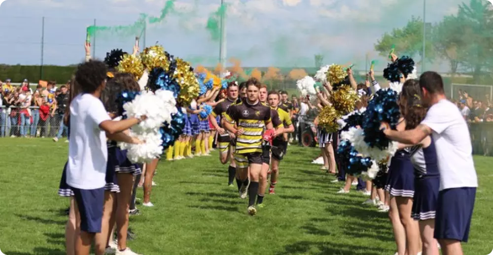 Arrivé des joueurs des Ovalies acclamés par les visiteurs